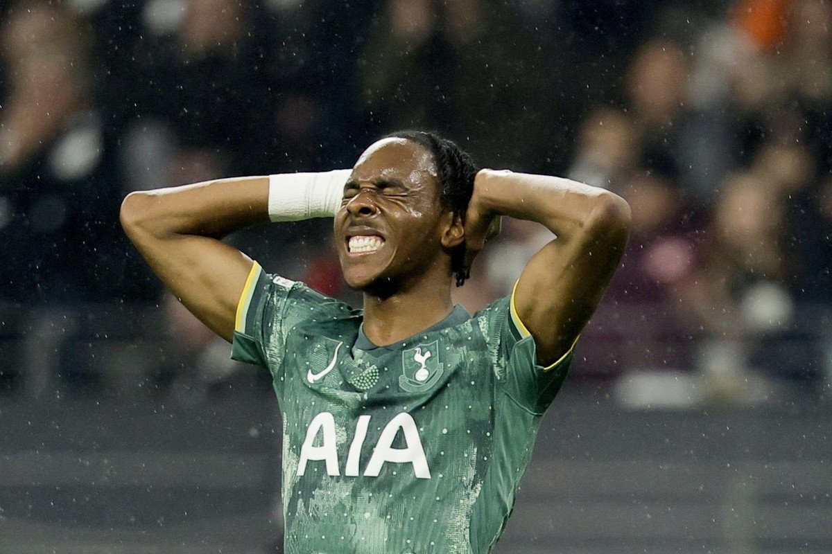 Tottenham condamne les insultes racistes reçues par Mathys Tel