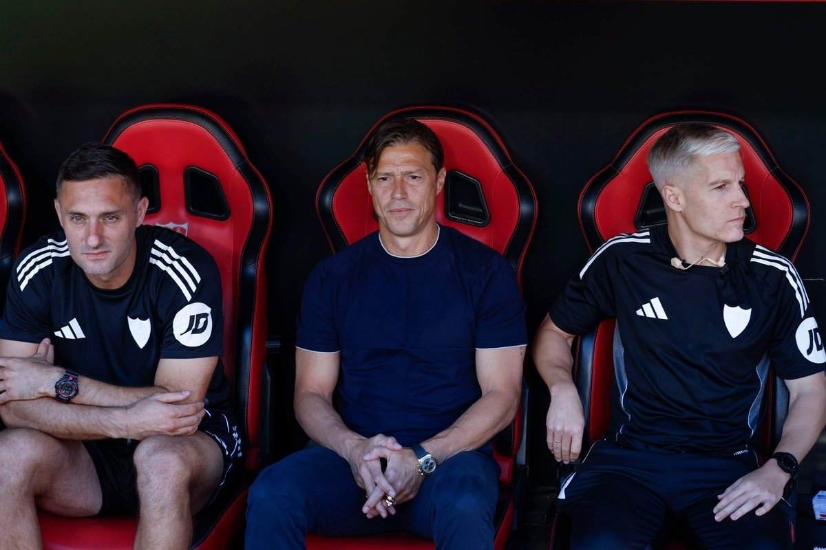 Matías Almeyda suma seis derrotas ligueras con el Sevilla. EFE