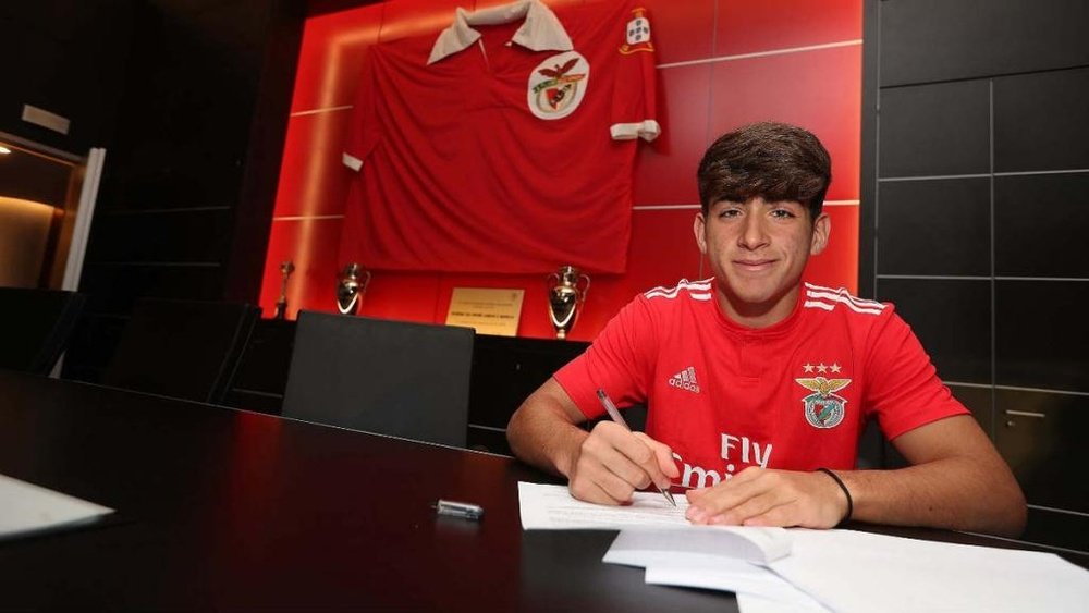 Lacava firma por el Benfica. SLBenfica