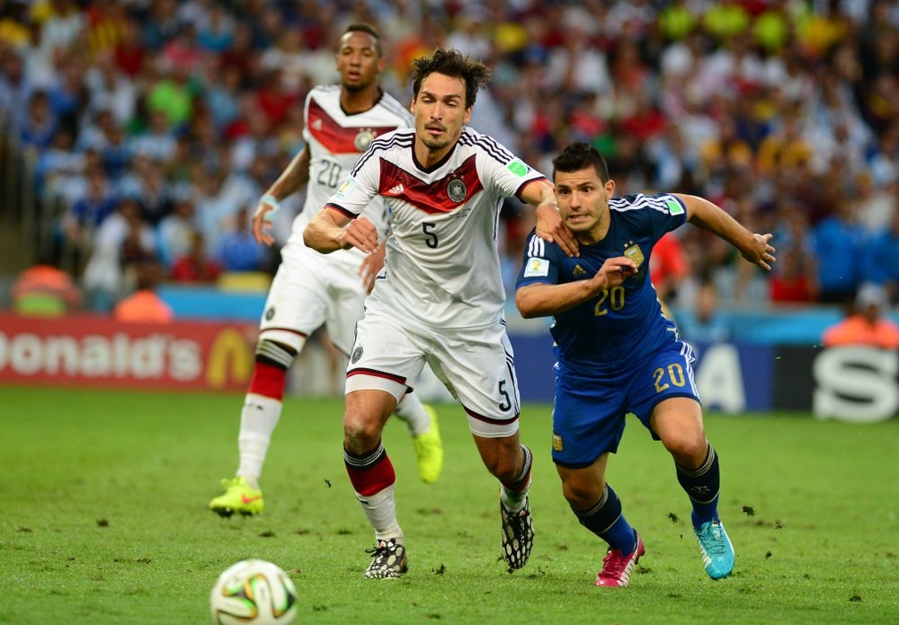 Mats Hummels, durante un partido con la selección de Alemania. Agência Brasil.