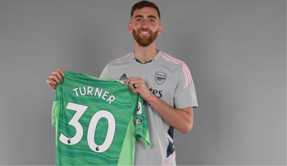 Matt Turner arrives at Arsenal. ArsenalFC