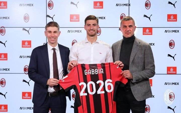 El Milan se asegura a Gabbia hasta 2026