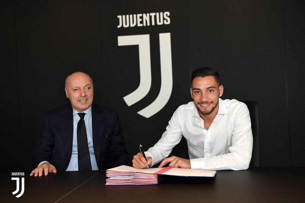 Lateral italiano assinou até 2022 com a 'Vecchia Signora'. JuventusFC