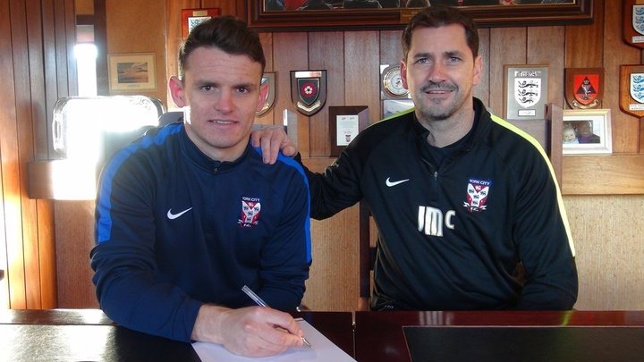 El York City ficha a Matty Dixon, del Hull