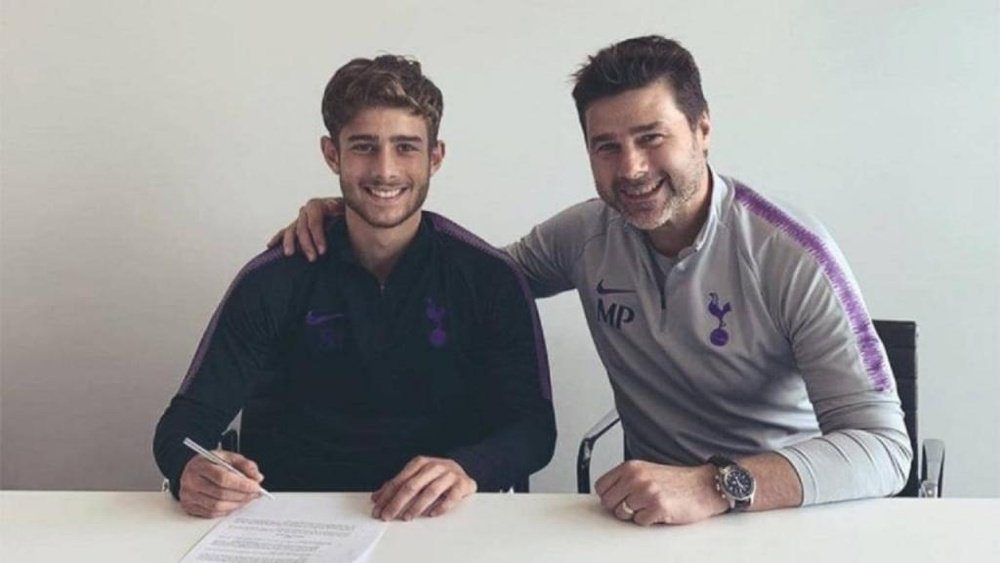 Il figlio di Pochettino potrebbe cercare una squadra. Instagram/TottenhamHotspur