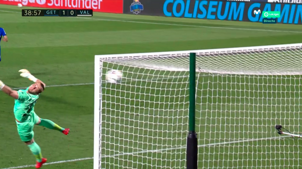 Tremendo misil de Arambarri para acabar con la sequía del Getafe