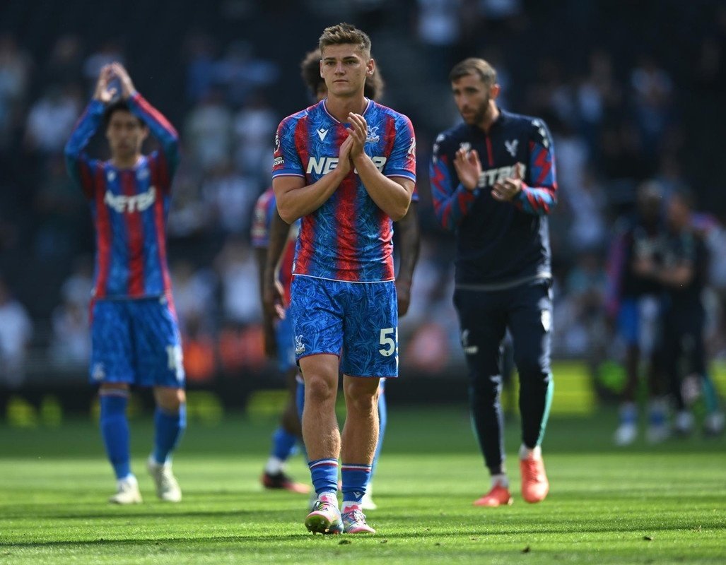 La UEFA aplaza la decisión sobre el Palace y el OL. EFE/Daniel Hambury