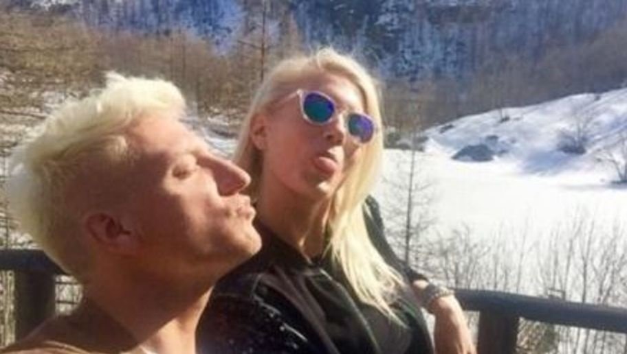 Maxi López, jugador del Torino, con su nueva novia. Instagram