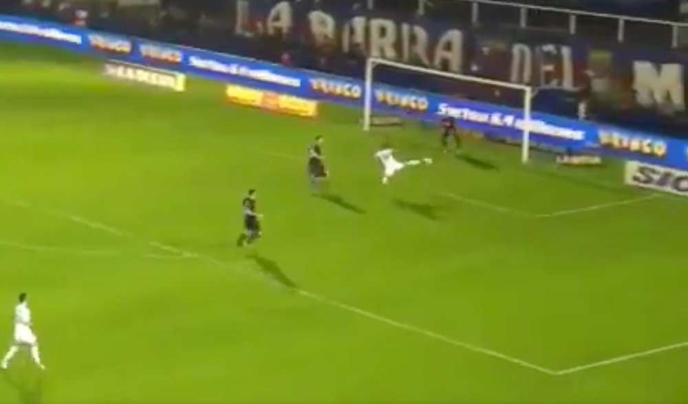 Romero marcó un gran gol para poner por delante a Vélez. Captura/TNTSports