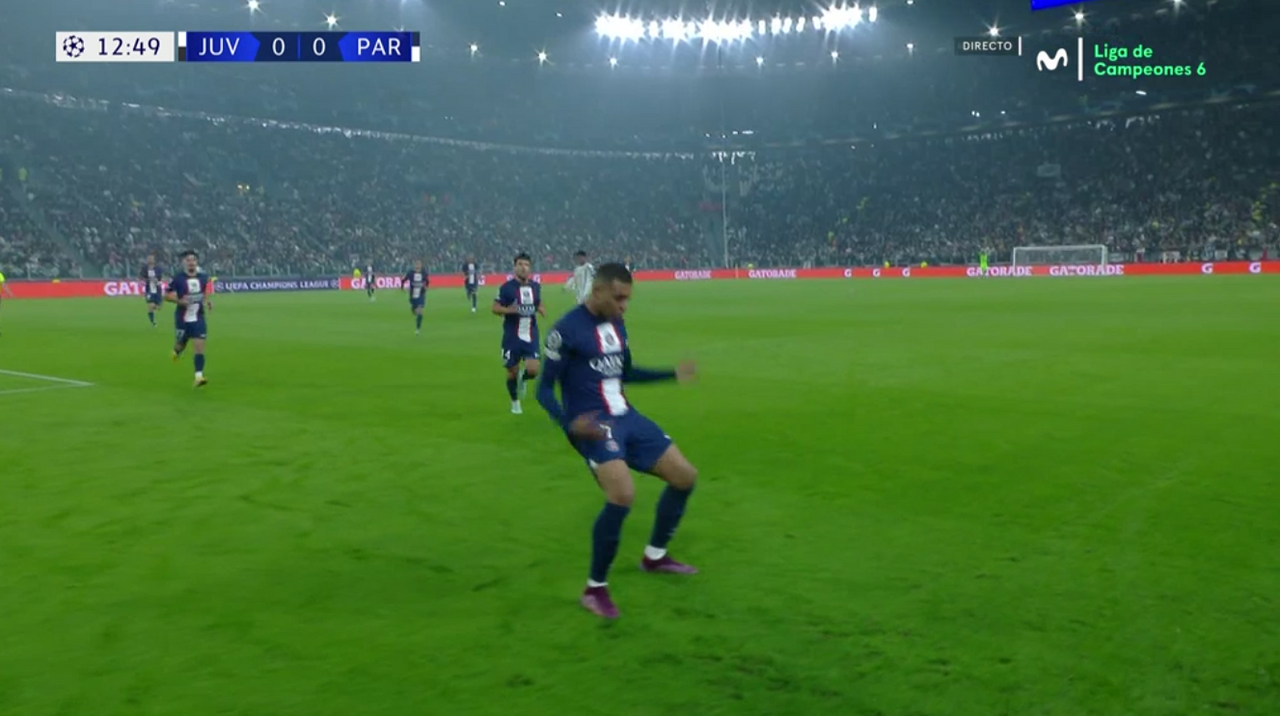 Kylian Mbappé humilie la défense de la Juventus