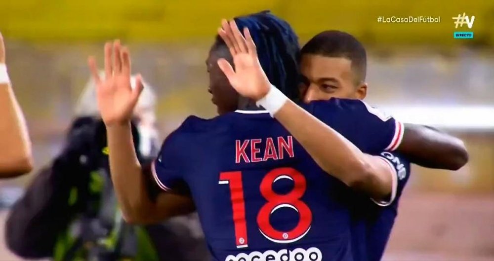 Mbappe seemed to be showing no signs of injury. Screenshot/Vamos