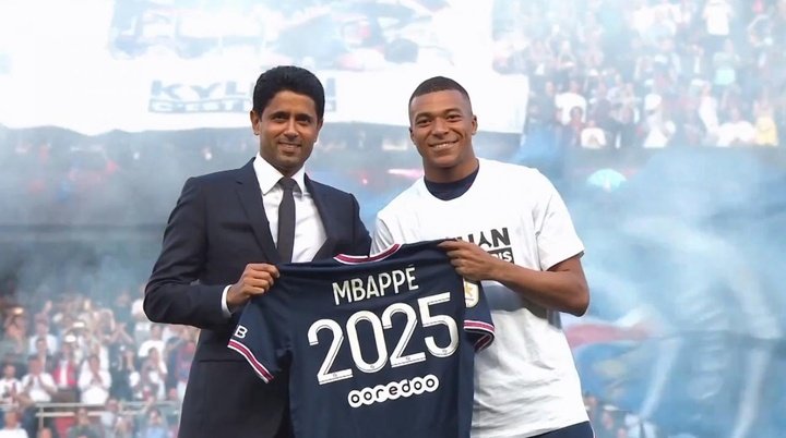 Mbappé anuncia sua renovação. Captura/TwitchIbai