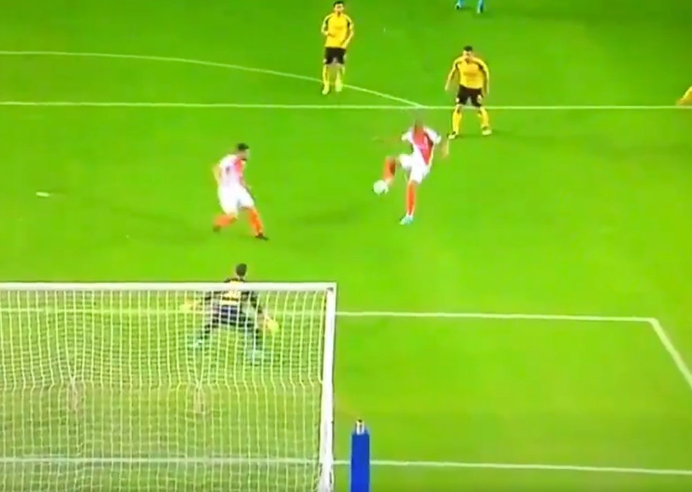Mbappé marque à nouveau contre le Borussia Dortmund. Youtube