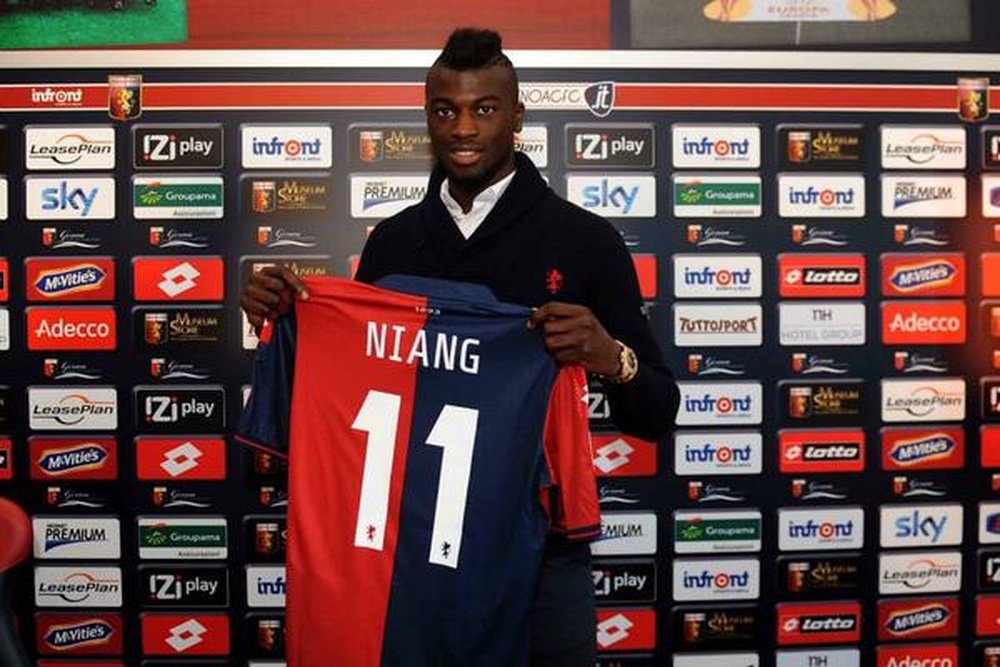 Mbaye Niang vuelve a Milan tras una buena campaña en el Genoa. Twitter