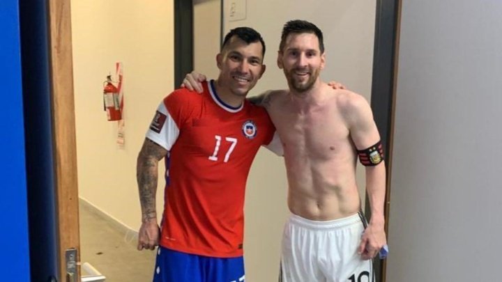 Messi y Medel olvidaron sus rencillas: la foto que confirmó la reconciliación