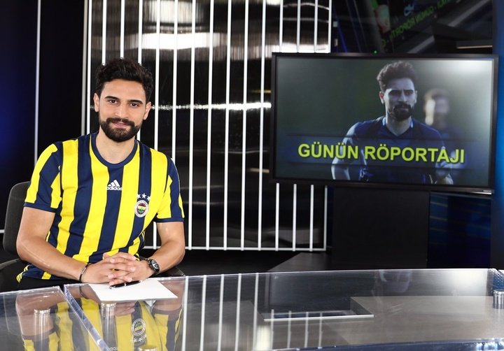 Mehmet Ekici se incorpora al Fenerbahçe