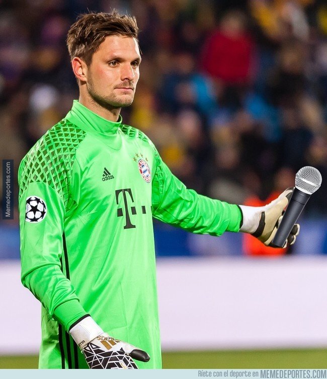 Ulreich no estuvo afortunado. MemeDeportes