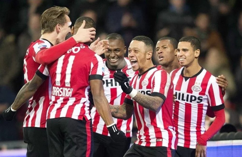 De Jong y Depay ya compartieron delantera en el PSV. EFE