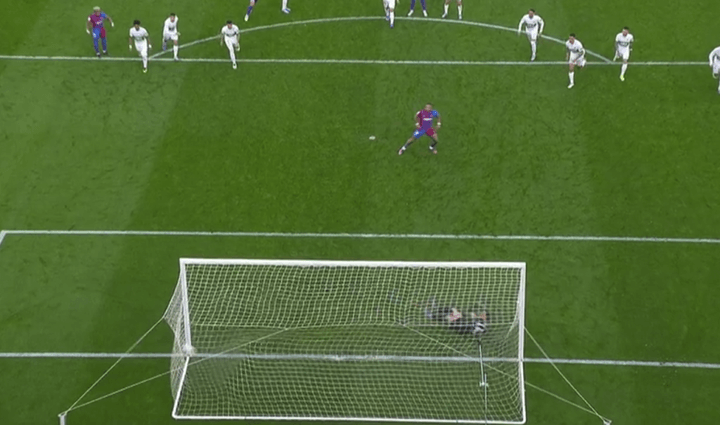 Controversial Depay penalty which gave Barca victory at Elche