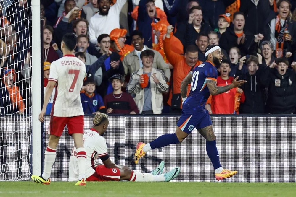 Países Bajos venció por 4-0 a Canadá. EFE