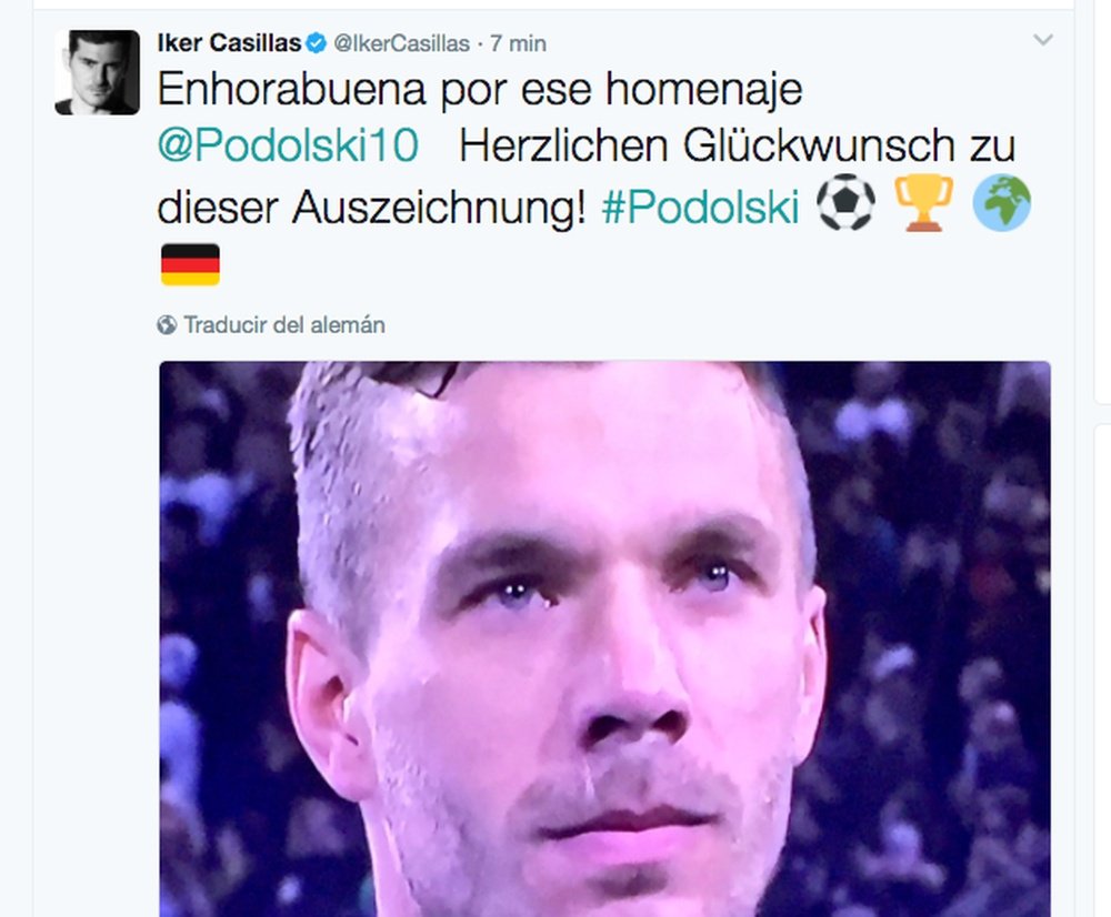 Casillas se acordó de Podolski. Twitter/IkerCasillas