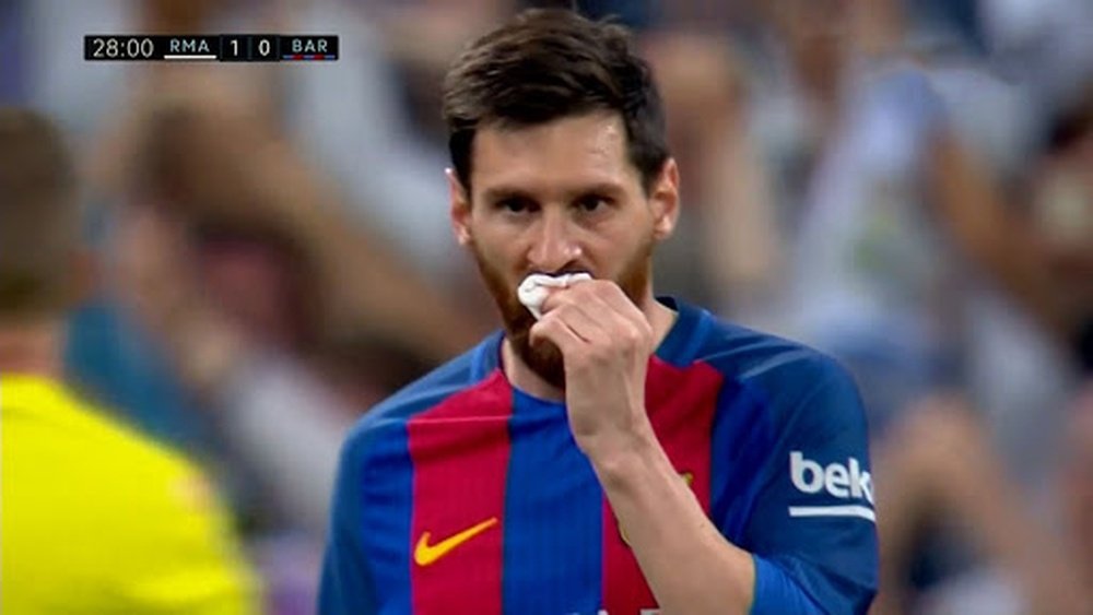 Messi sangró tras un codazo de Marcelo. BeINSports