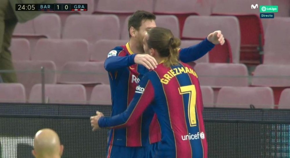 Messi opened the scoring against Granada after a great turn by Griezmann. Captura/MovistarLaLiga