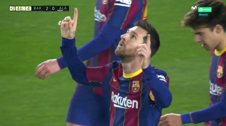 L'ennesimo 'golazo' di Messi: palo-rete dai 20 metri!