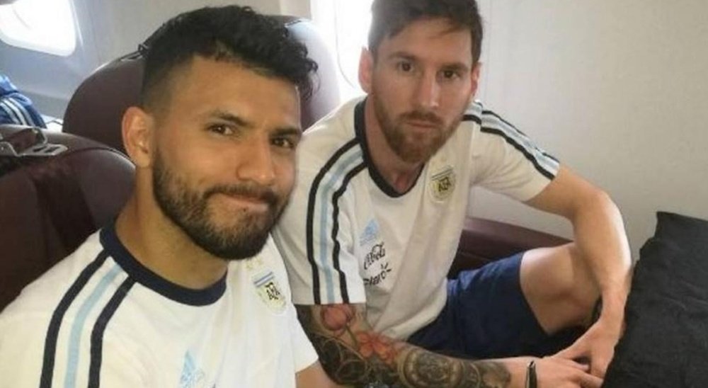 Esta es la foto que Messi publicó quejándose del retraso de su vuelo. Instagram