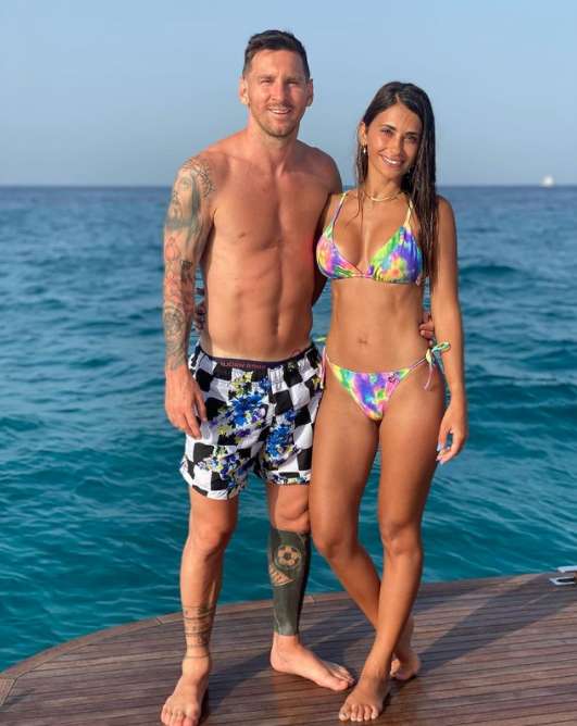 Messi e Antonella em Ibiza férias 2021