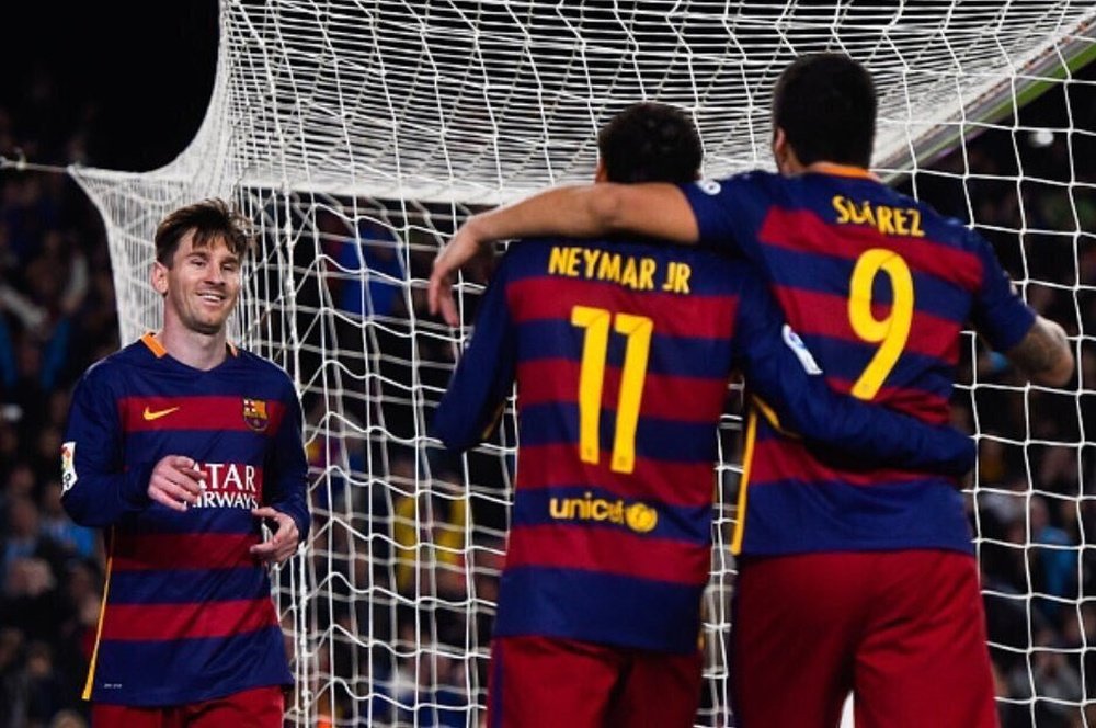 Messi, Neymar y Suárez celebran un tanto con el Barcelona. Twitter