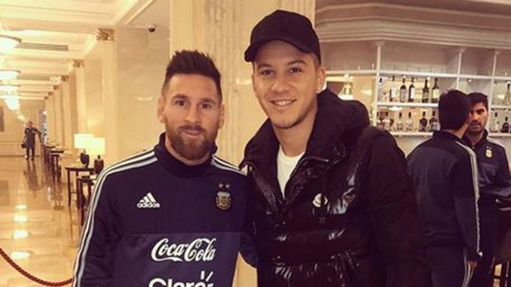 Messi mistook Driussi for a fan. Instagram/Driussi