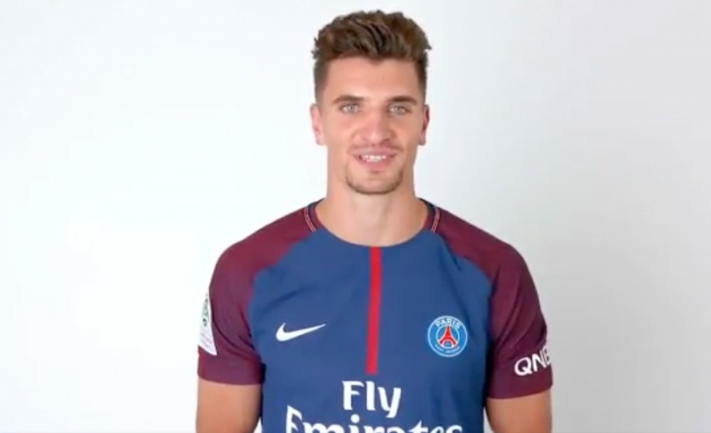 Meunier no se reconoce en FIFA 18. Captura/ThomasMeunier