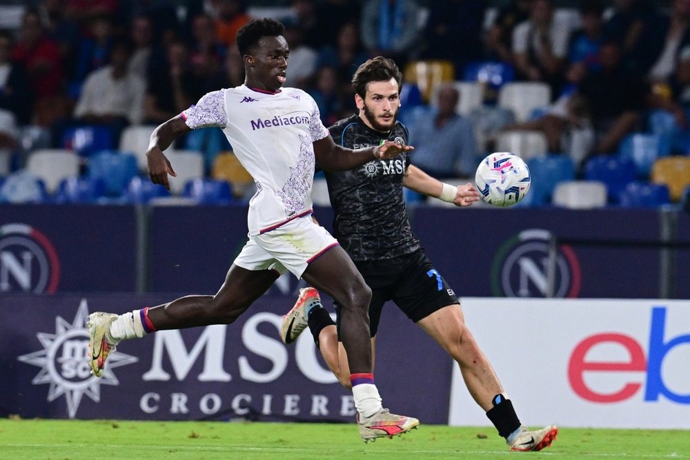 Kayode rinnova con i viola fino al 2028. EFE
