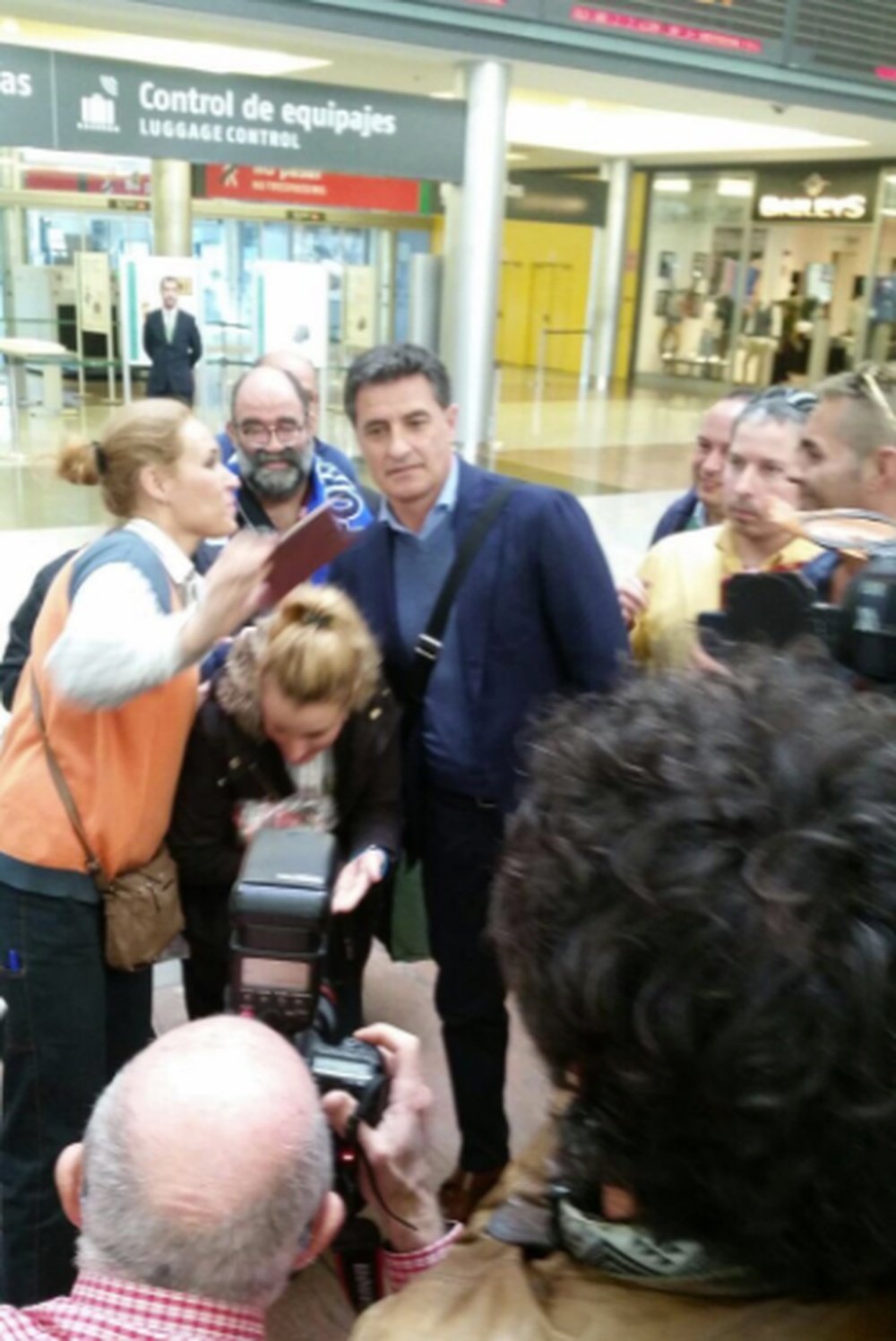 Míchel despertó expectación a su llegada a Málaga. Twitter/fjbautista