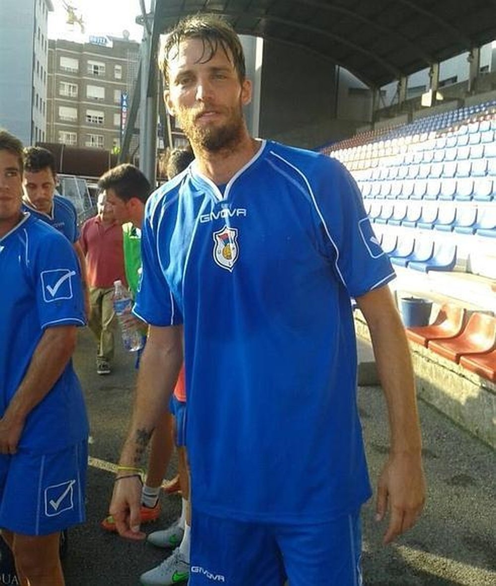 Michu, entrenando con el Langreo. Twitter