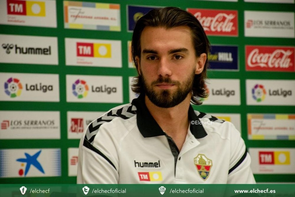 San Román ha jugado en calidad de cedido en el Elche. ElcheCFOficial