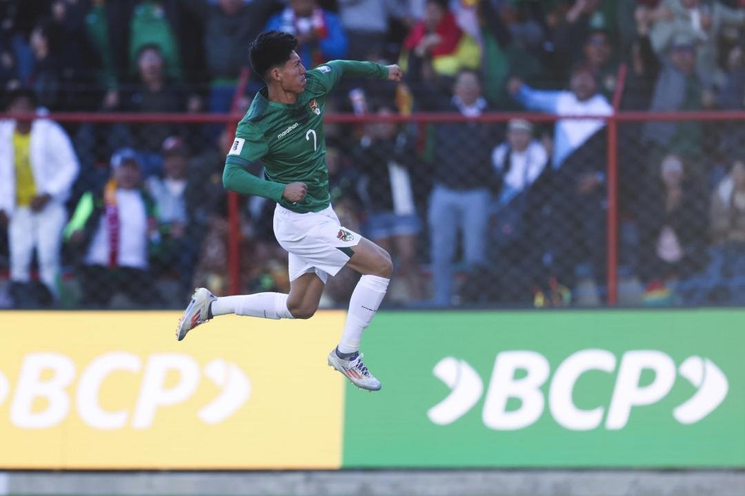 Bolivia se crece en El Alto y acaba con el invicto de Colombia