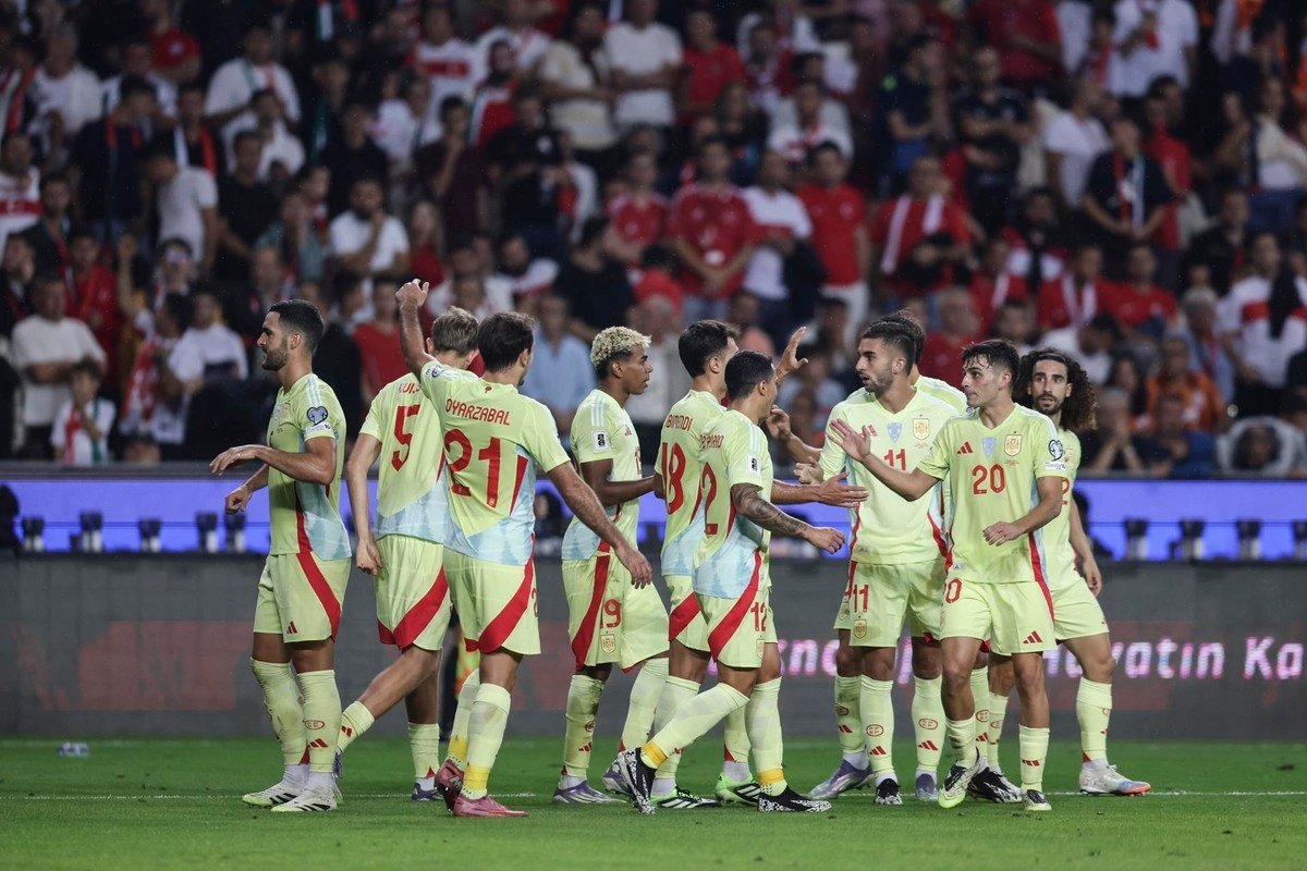 España enlaza 27 partidos de torneo oficial sin perder. EFE