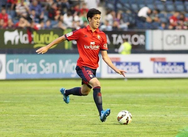 Mikel Merino, en un partido con Osasuna. Twitter