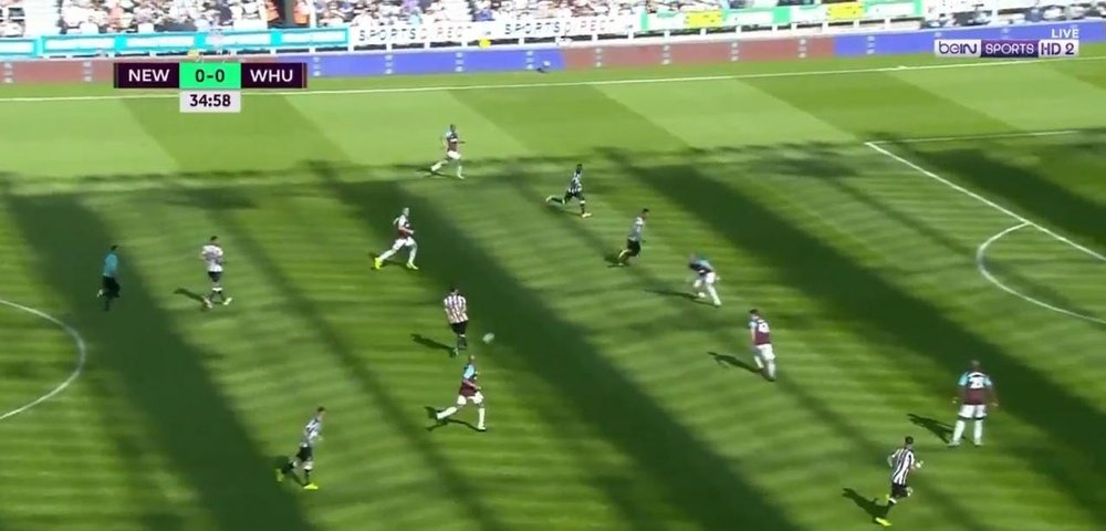 Mikel Merino y Joselu conectaron para anotar el 1-0 ante el West Ham. Twitter/beINSports