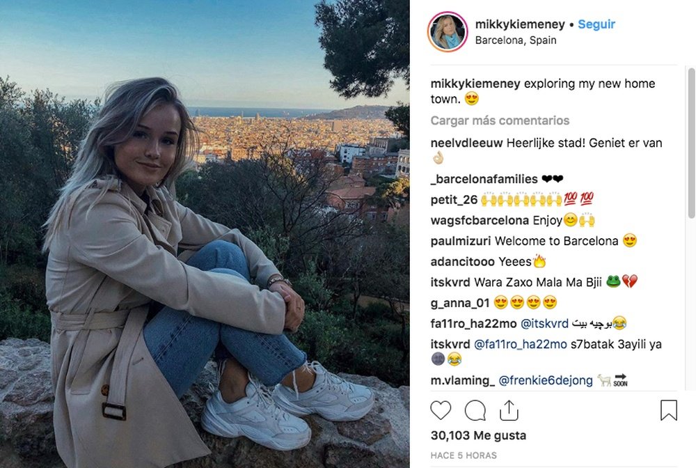 La chica de De Jong está en Barcelona descubriendo su hogar. Instagram/MikkyKiemeney
