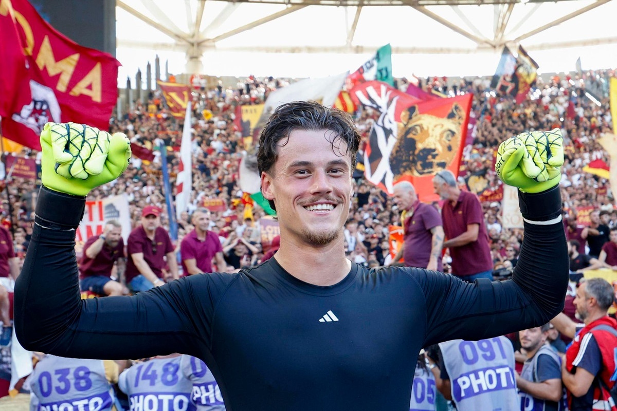 Incroyable Svilar : à égalité avec Donnarumma et Kobel en porteries inviolées en 2025