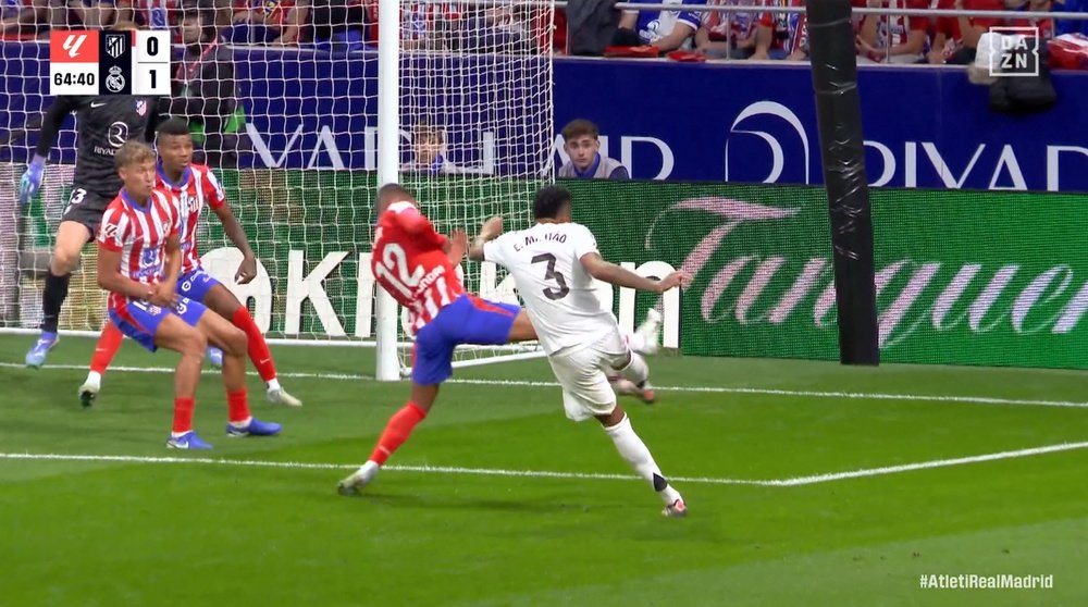 Militao made it 0-1 in Real Madrid's favour. Screenshot/DAZN