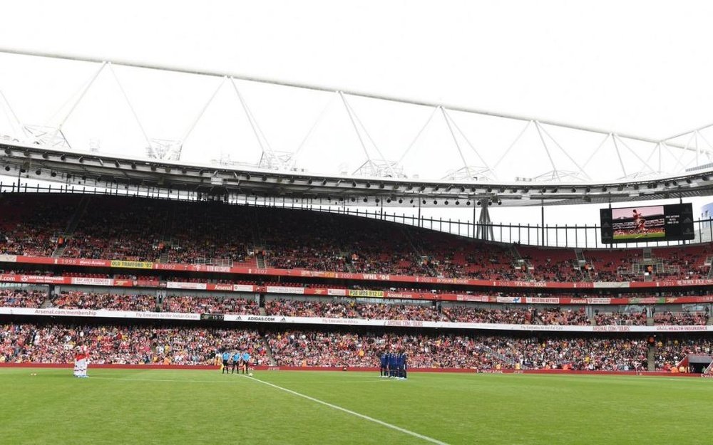 El Arsenal homenajeó a Reyes. Twitter/Arsenal
