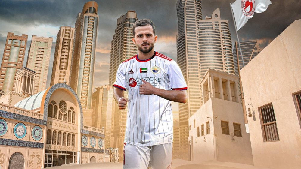 Miralem Pjanic, novo jogador do  Sharjah FC dos Emirados Árabes temporada 2022-23.Twitter/SharjahFC
