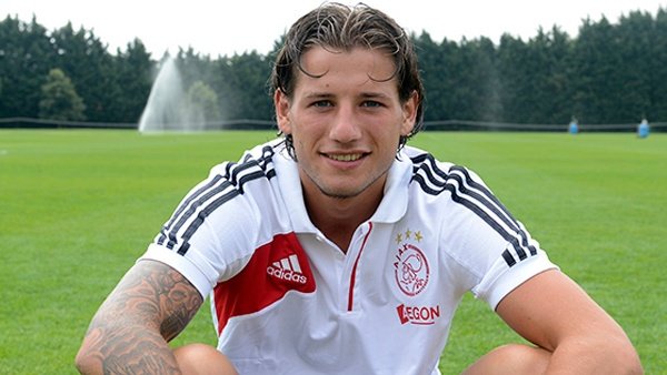 El Newcastle se une a la puja por Mitchell Dijks