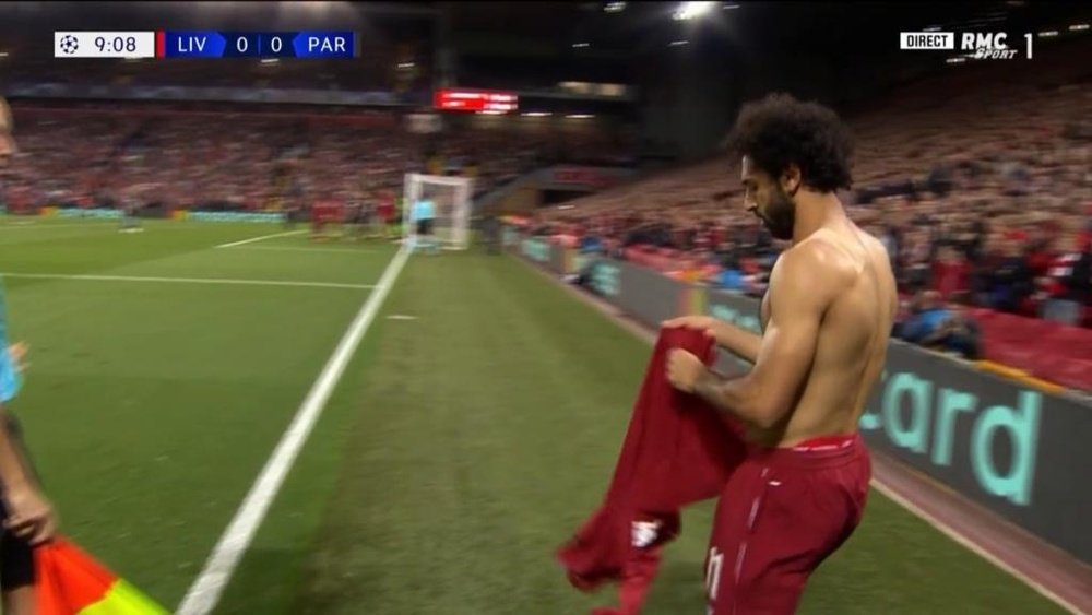 El hombro de Salah sigue dando que hablar. Captura
