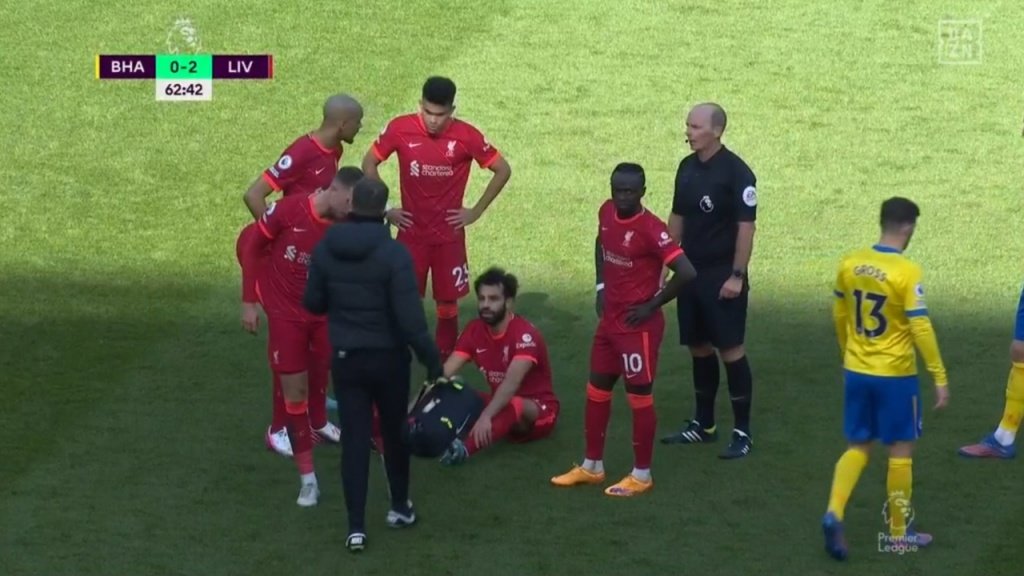 Salah se lesionó en la segunda parte. Captura/DAZN