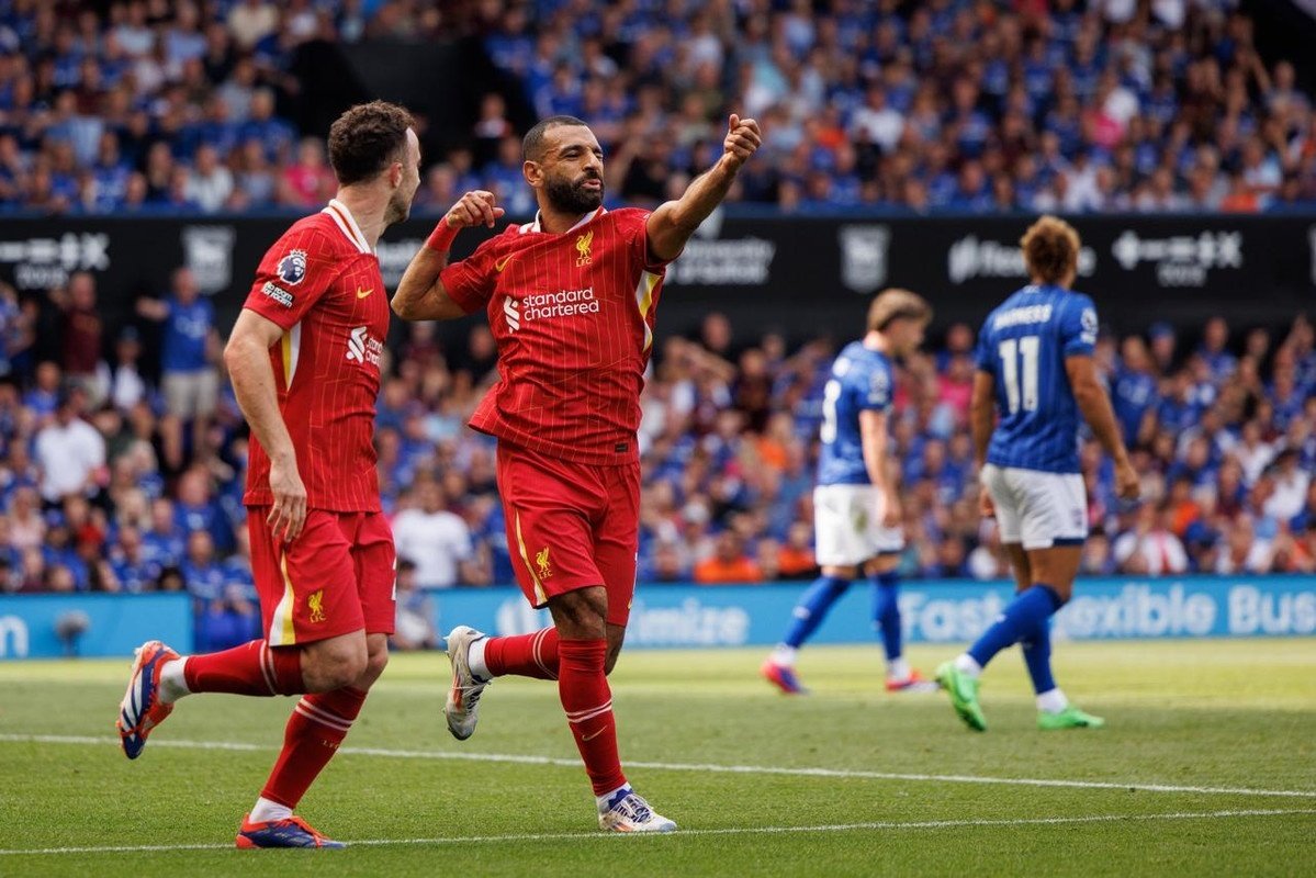 Liverpool boss Slot off to winning start at Ipswich